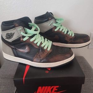 Air Jordan 1 Retro High OG Patina